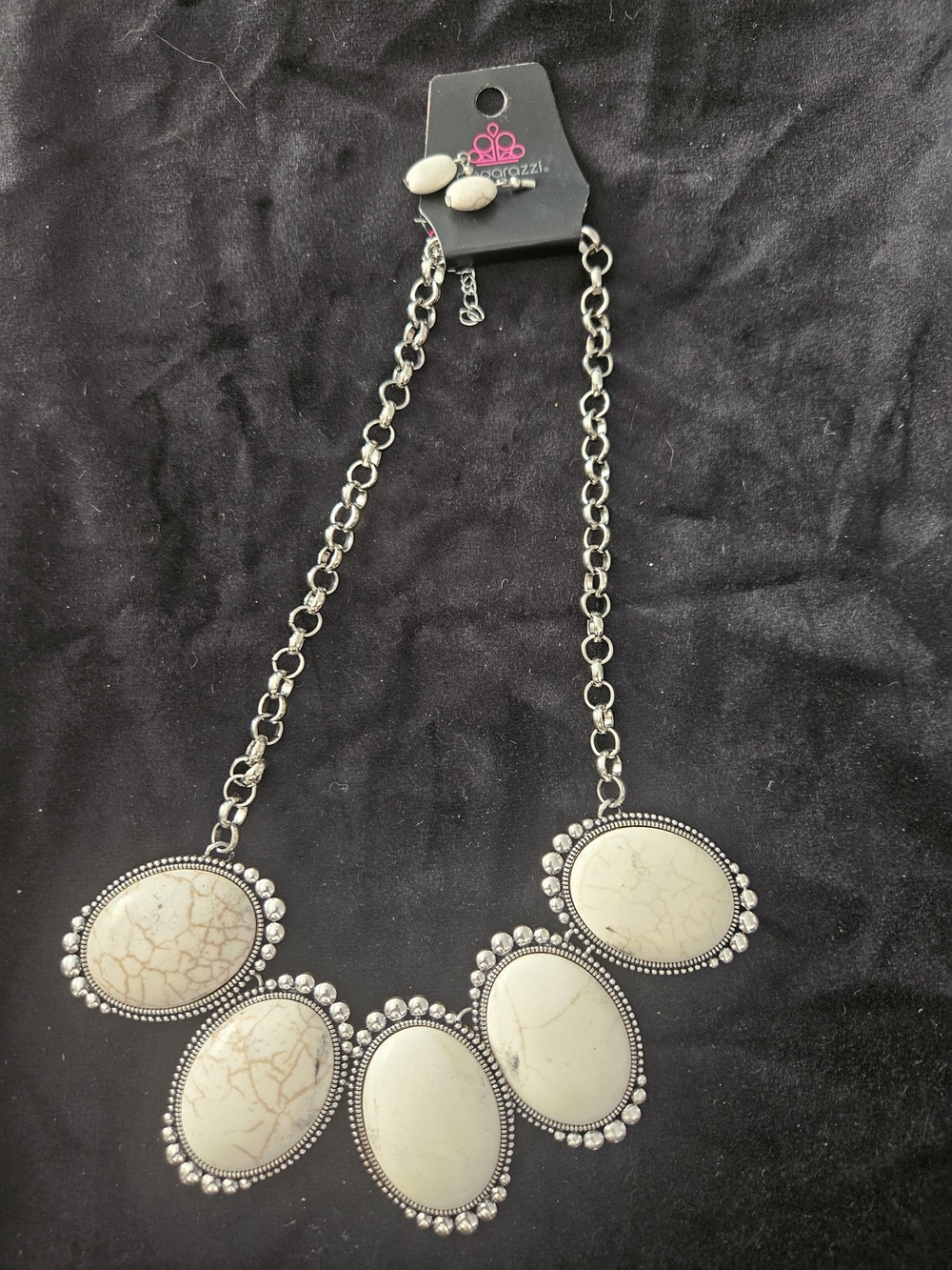 Paparazzi White Stone Statement Necklace